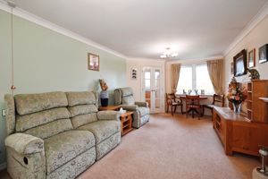 LIVING ROOM- click for photo gallery